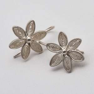 Little Jazmín Flowers Filigree Earrings made by ARTEMANOS