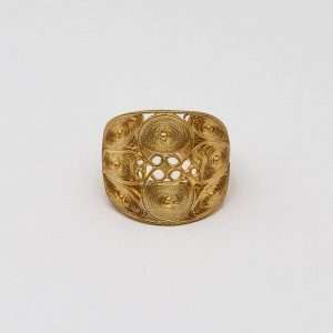 Oval Filigree Ring made by ARTEMANOS