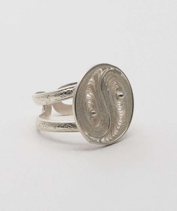 Filigree Ring made by ARTEMANOS