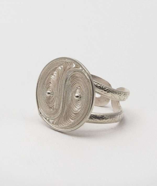 Filigree Ring made by ARTEMANOS