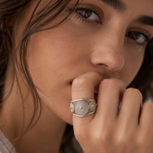 filigree band ring