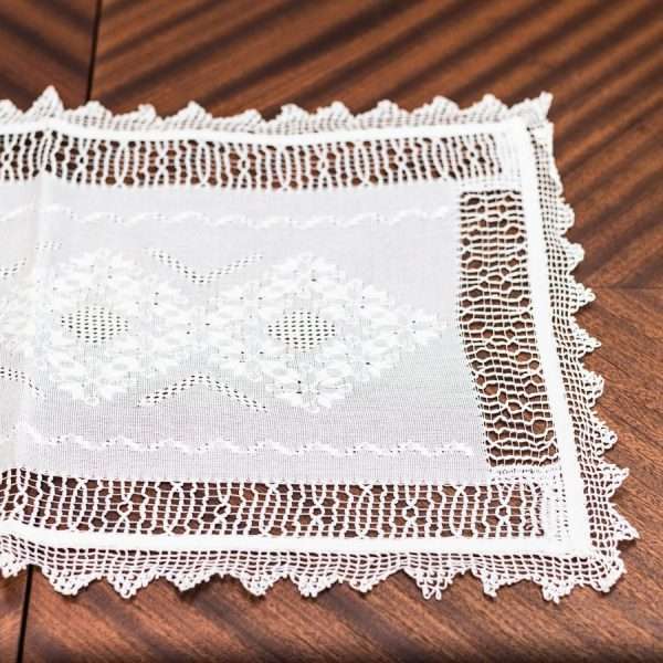Embroidered Ao Poi Table Runner made by ARTEMANOSRunners