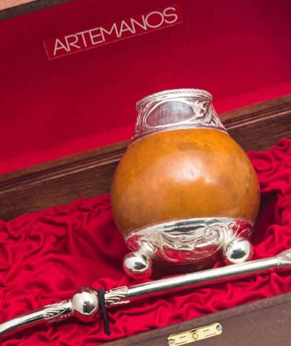 Handmade Yerba Mate Gourd cup handmade by ARTEMANOS