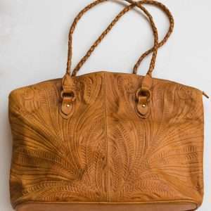 Hand Embossing Leather Purse made by ARTEMANOS